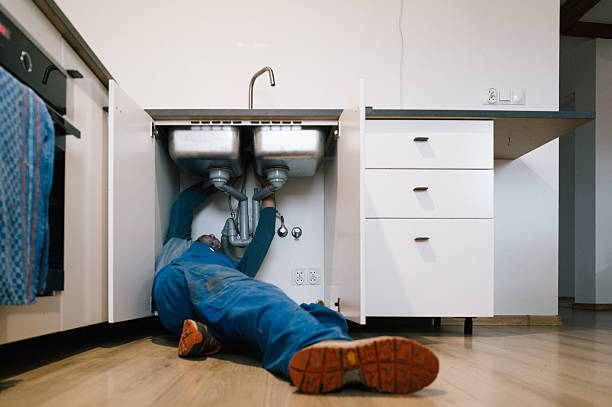 Professional Plumbing technician working in Natalia, TX